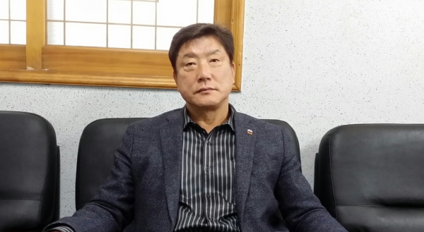 ▲ 사단법인 한국해양환경문화보존협회 국휘원 이사장은 "우리 정부가 취한 수산물금지조치는 잘한 일"이라며 정부 실무팀에 따뜻한 갈채를 보냈다.